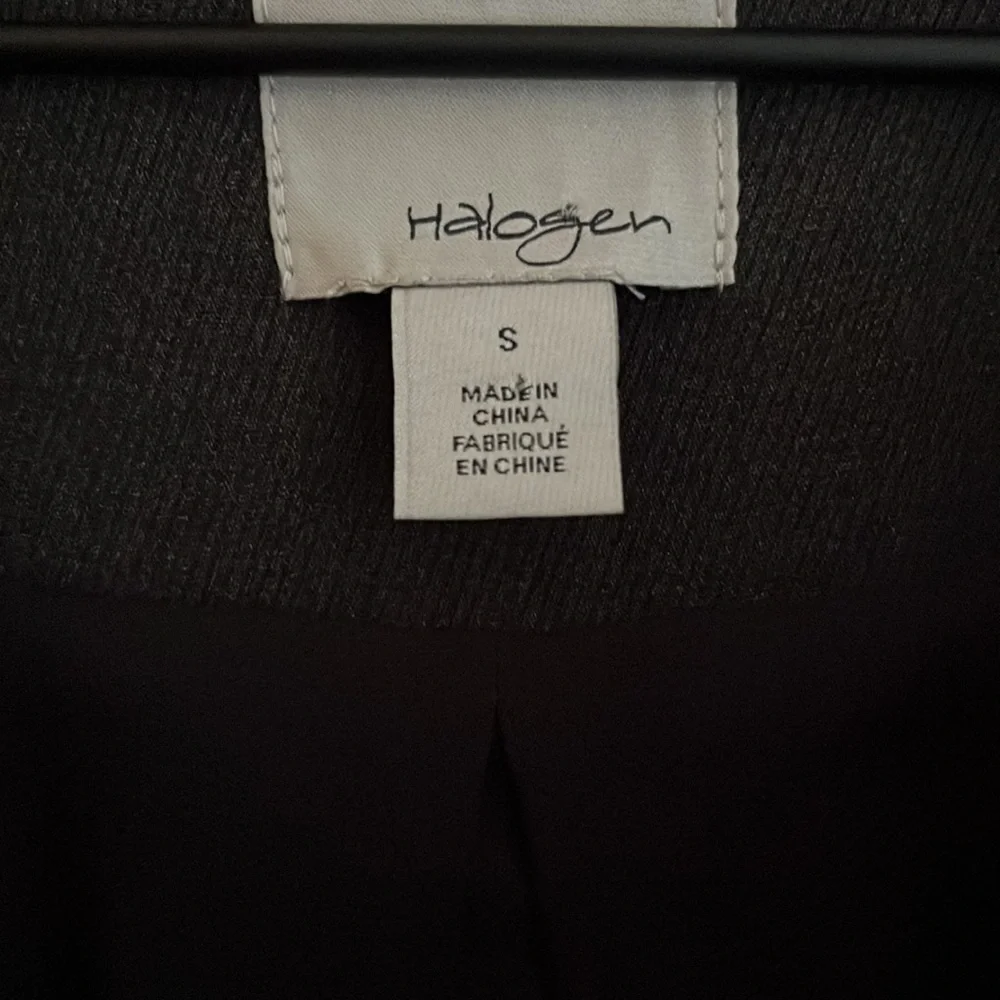 Halogen cape, well made and elevates an outfit! - Picture 3 of 5